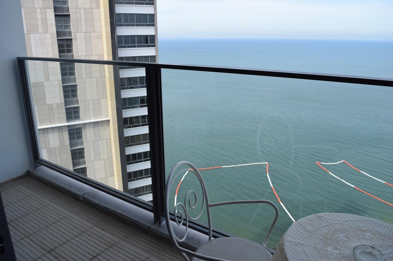 Sea View Apartment In Pattaya Exterior foto